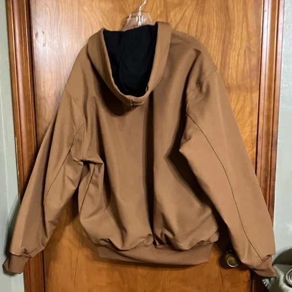 NWT heavyweight duck thermal hooded jacket model number 3006–2002